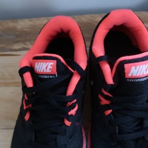 Nike Women's Flex Experience Sneakers